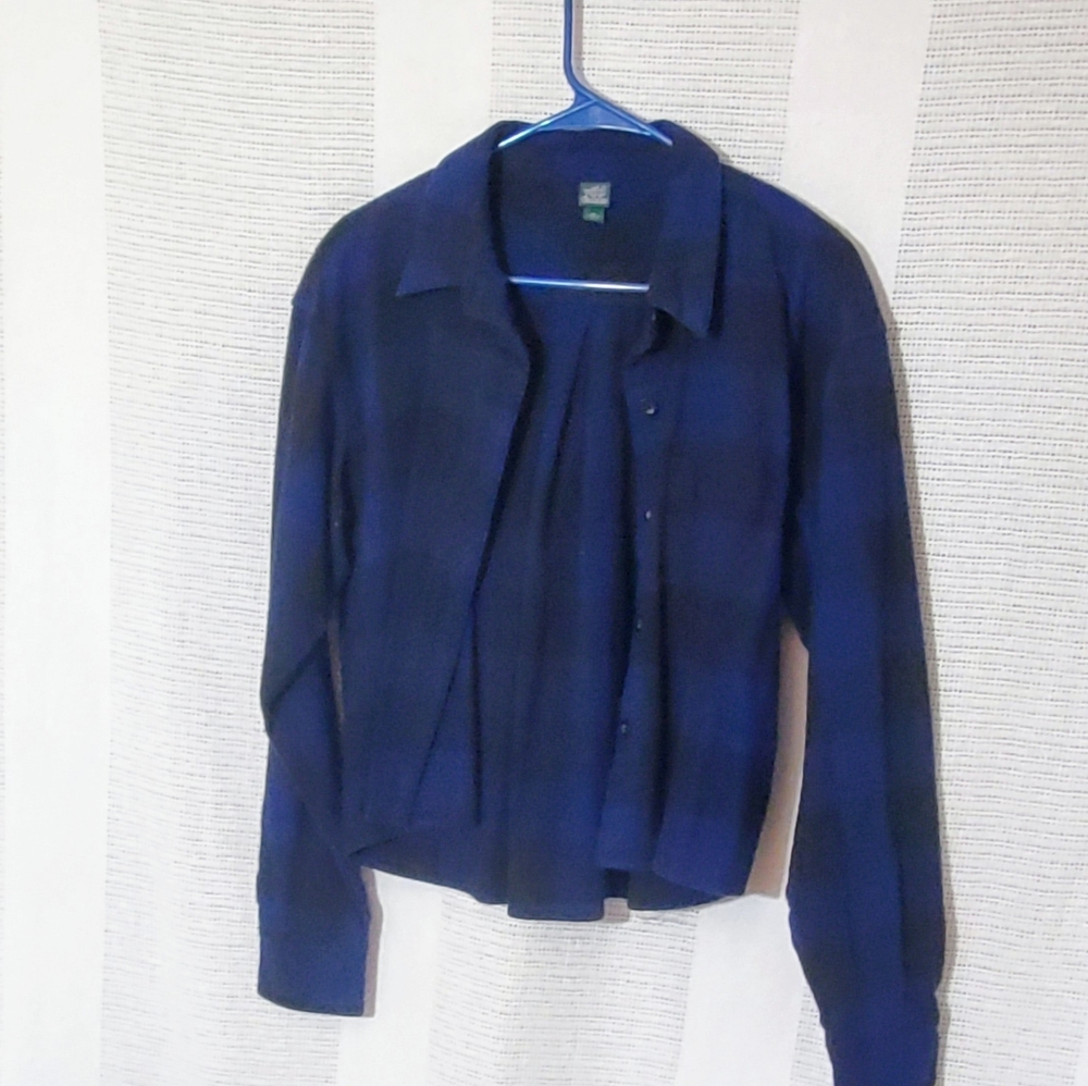 Wild Fable Black & Blue Cropped Flannel